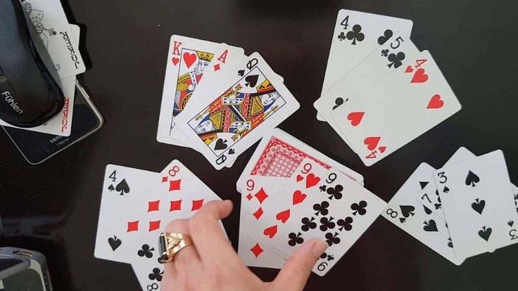 Phỏm là gì? Nguồn gốc và đặc điểm nổi bật